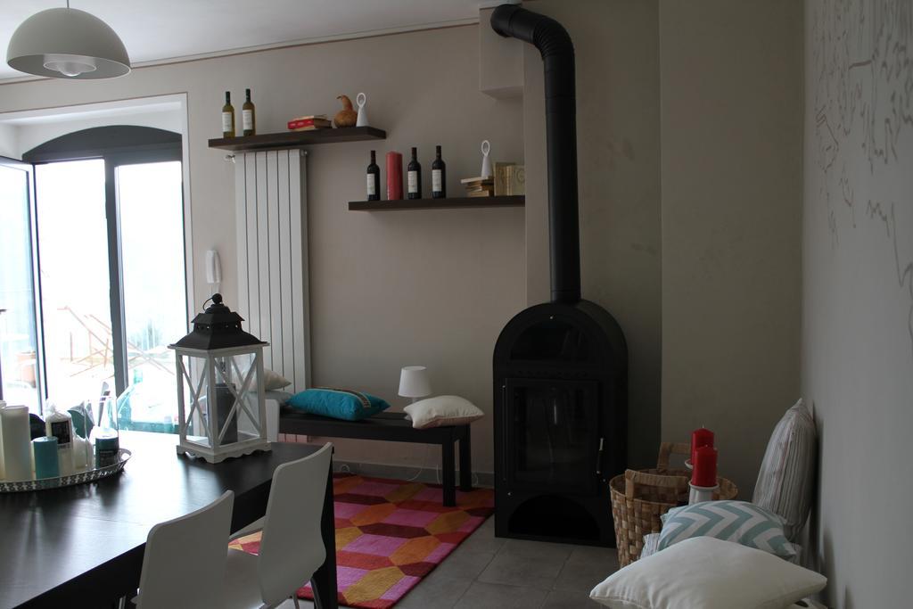 Al Castello Da Annamaria Guest House Беверино Екстериор снимка