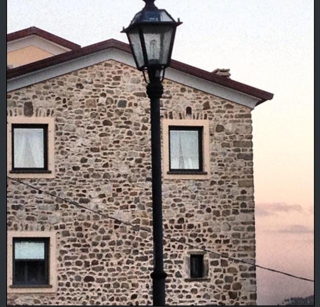 Al Castello Da Annamaria Guest House Беверино Екстериор снимка